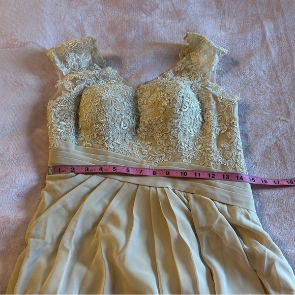NWOT cream chiffon short sleeve homecoming dress size 4 floral appliqué - Picture 9 of 10